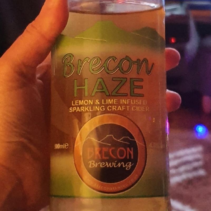 picture of Brecon Brewing Brecon Haze submitted by HarrietteD