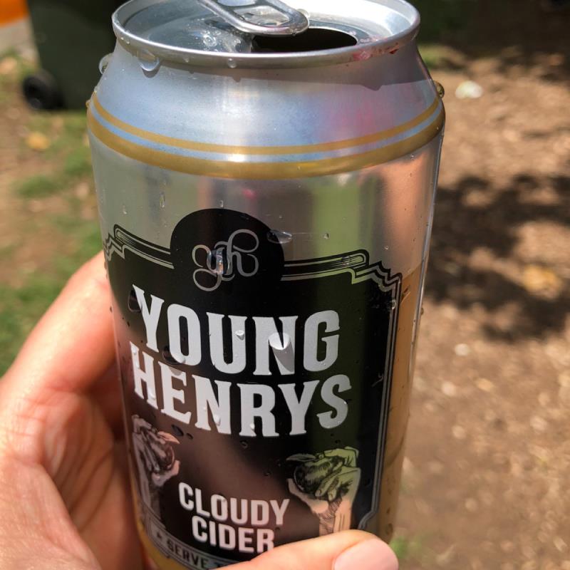 picture of Young Henrys Cloudy Cider submitted by Refischer