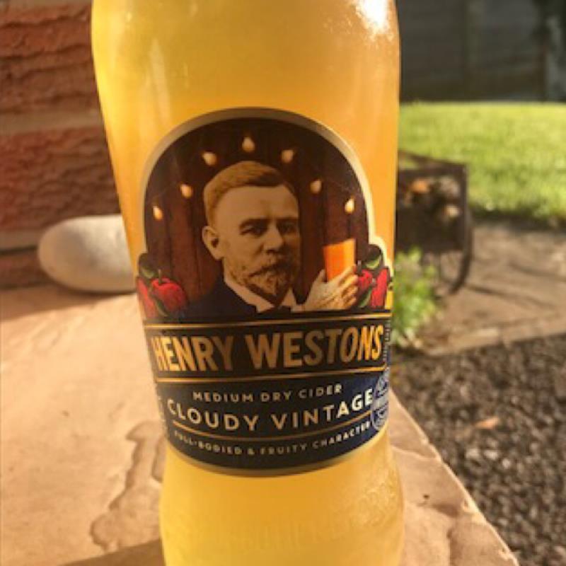picture of Westons Cider Cloudy Vintage 2020 submitted by Judge