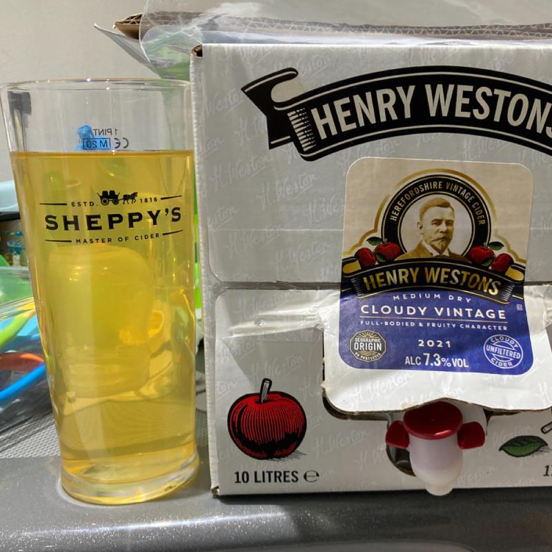 picture of Westons Cider Cloudy Vintage 2021 Still submitted by Judge