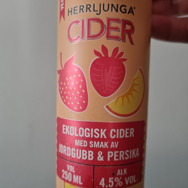 picture of Herrljunga Cider ekologisk jordgubb & persika submitted by Amanda_sea