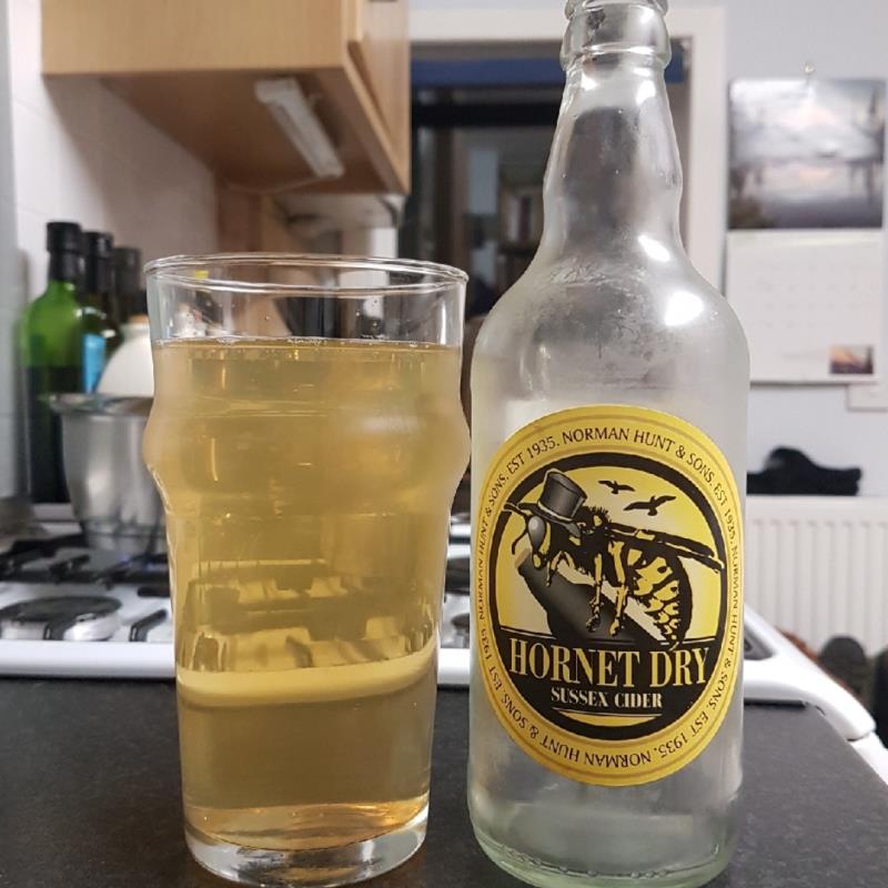 picture of Norman Hunt & Sons Sussex Cider Hornet Dry submitted by BushWalker