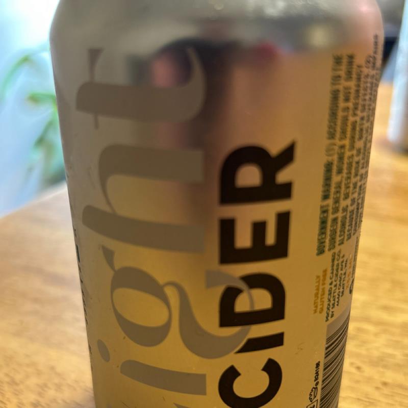 picture of Seattle Cider Light Cider submitted by Blueap9562