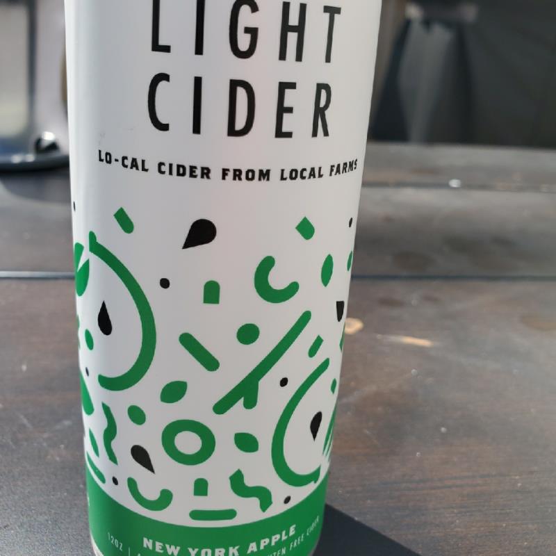 picture of Nine Pin Ciderworks New York Apple Light Cider submitted by matths1015