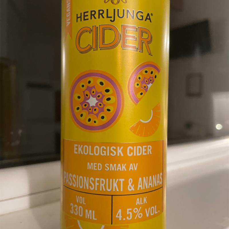 picture of Herrljunga Cider Passionsfrukt & ananas submitted by Beeblebr0xx