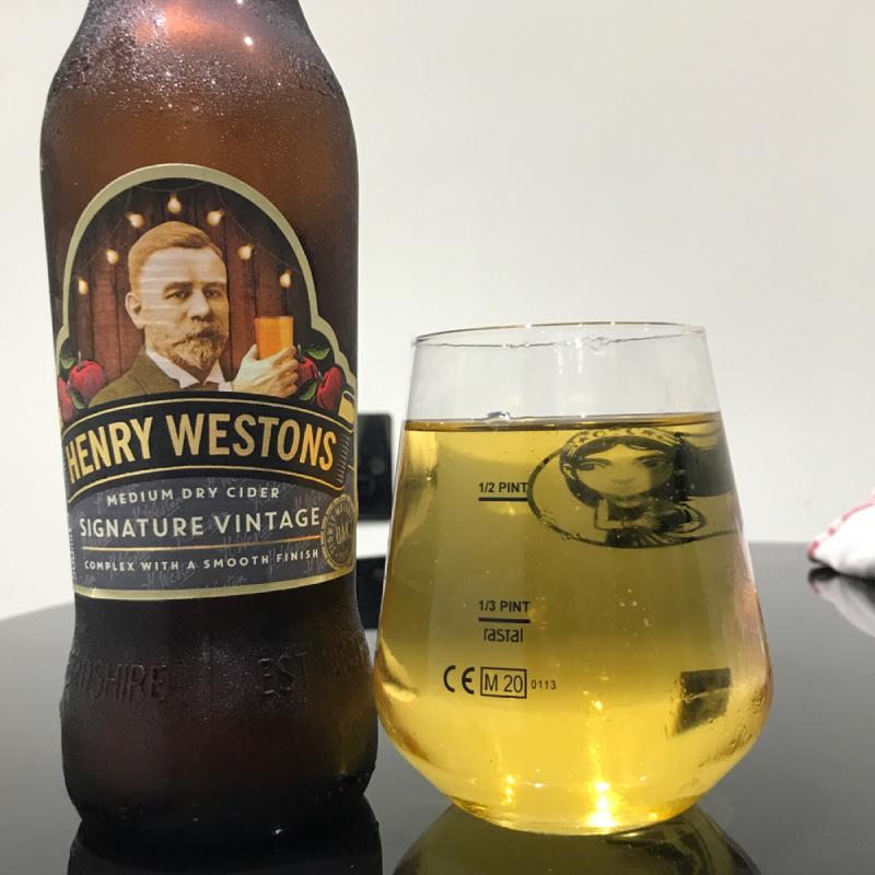 picture of Westons Cider Signature Vintage 2021 submitted by Judge