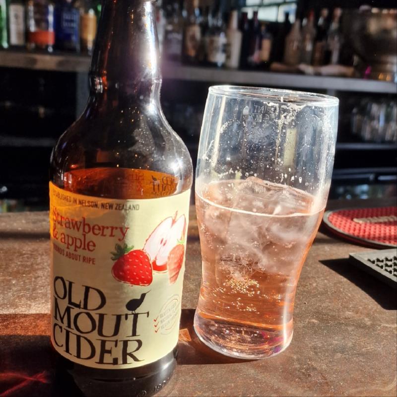 picture of Old Mout Cidery Strawberry and Apple submitted by RichardH22