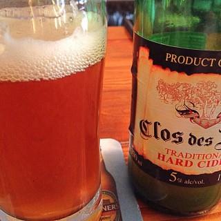 picture of Clos des Ducs Traditional Hard Cider submitted by KariB