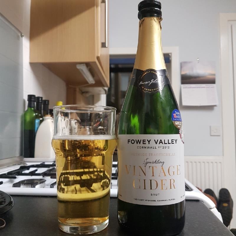 picture of Fowey Valley Vintage Brut 2015 submitted by BushWalker