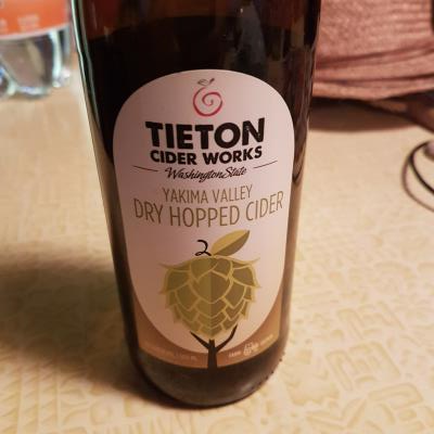 picture of Tieton Cider Works Yakima Valley Dry Hopped Cider submitted by Paulreniers
